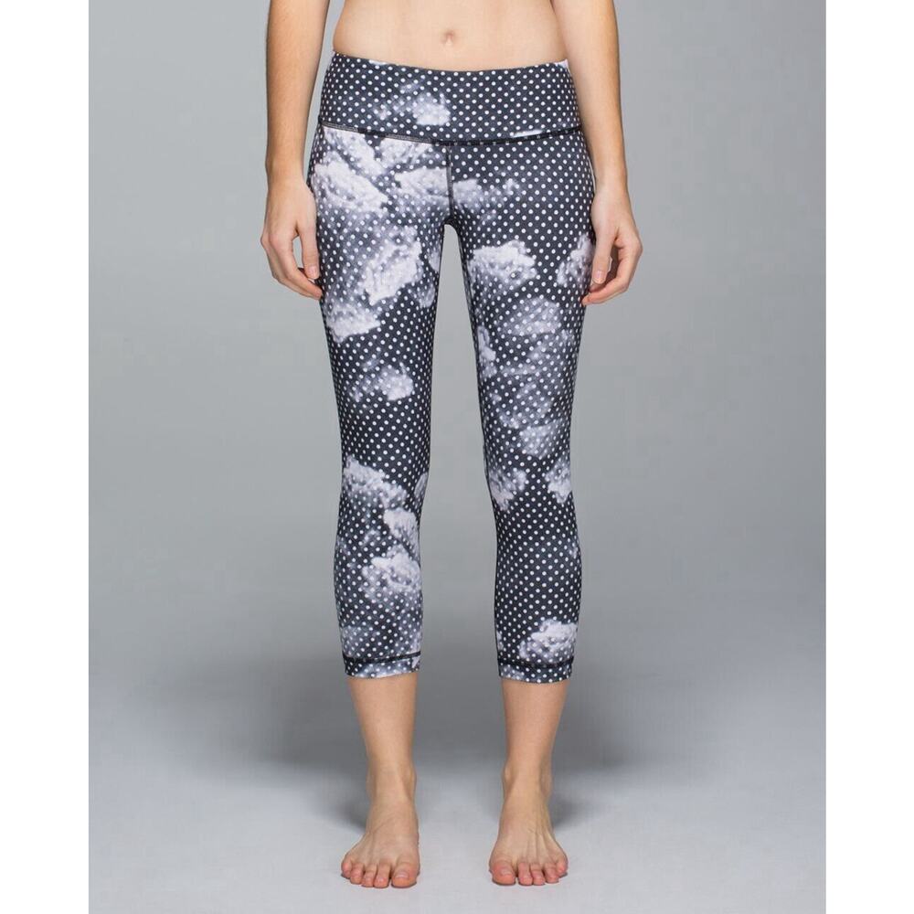 Lululemon Wunder Under Crop II Luon Dottie Dream Rose Neutral Blush Black Size 8